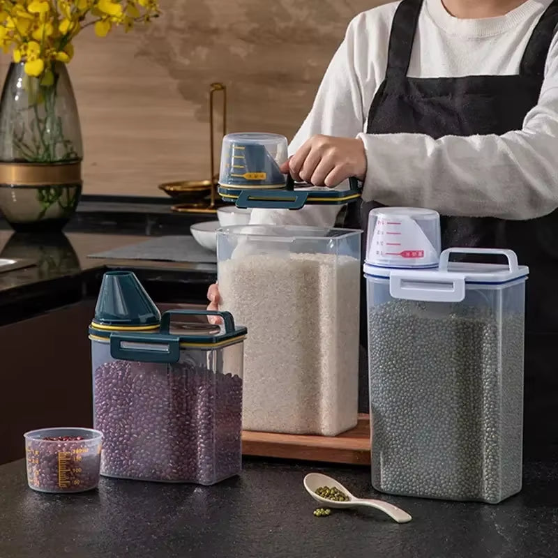 Cubo de plástico para almacenar comida para perros y gatos de 1,5 kg/2 kg con recipiente medidor